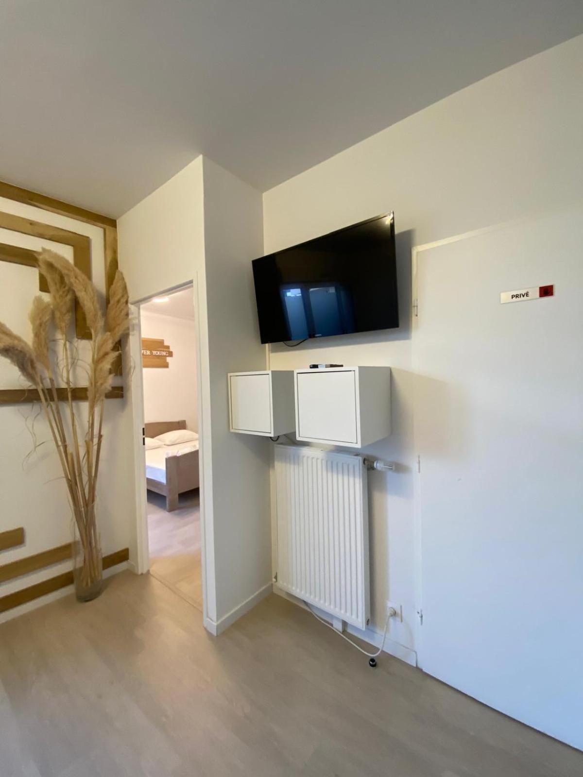 Spacieux Appart Terrasse Metro Hopital 4Pers Wifi Вільжуїф Екстер'єр фото