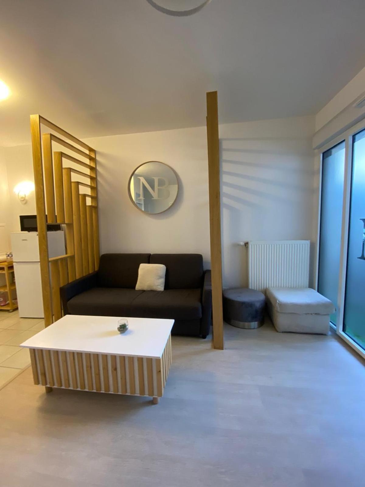 Spacieux Appart Terrasse Metro Hopital 4Pers Wifi Вільжуїф Екстер'єр фото