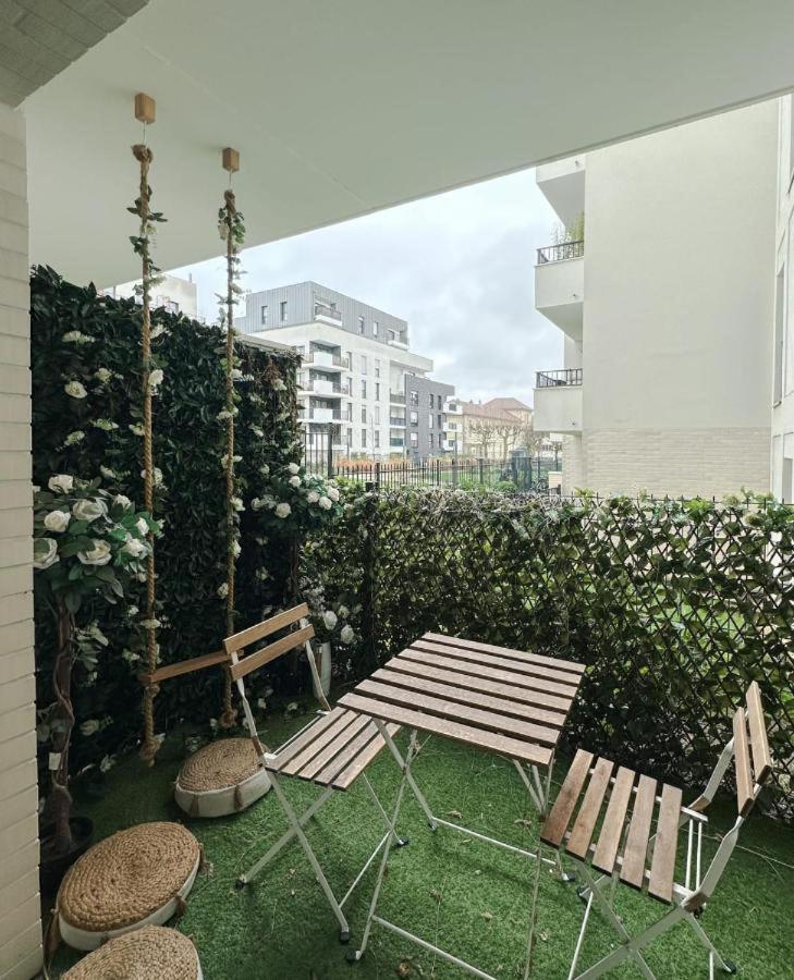 Spacieux Appart Terrasse Metro Hopital 4Pers Wifi Вільжуїф Екстер'єр фото